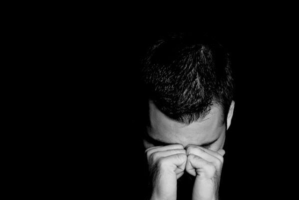 نقره لتكبير أو تصغير الصورة ونقرتين لعرض الصورة في صفحة مستقلة بحجمها الطبيعي