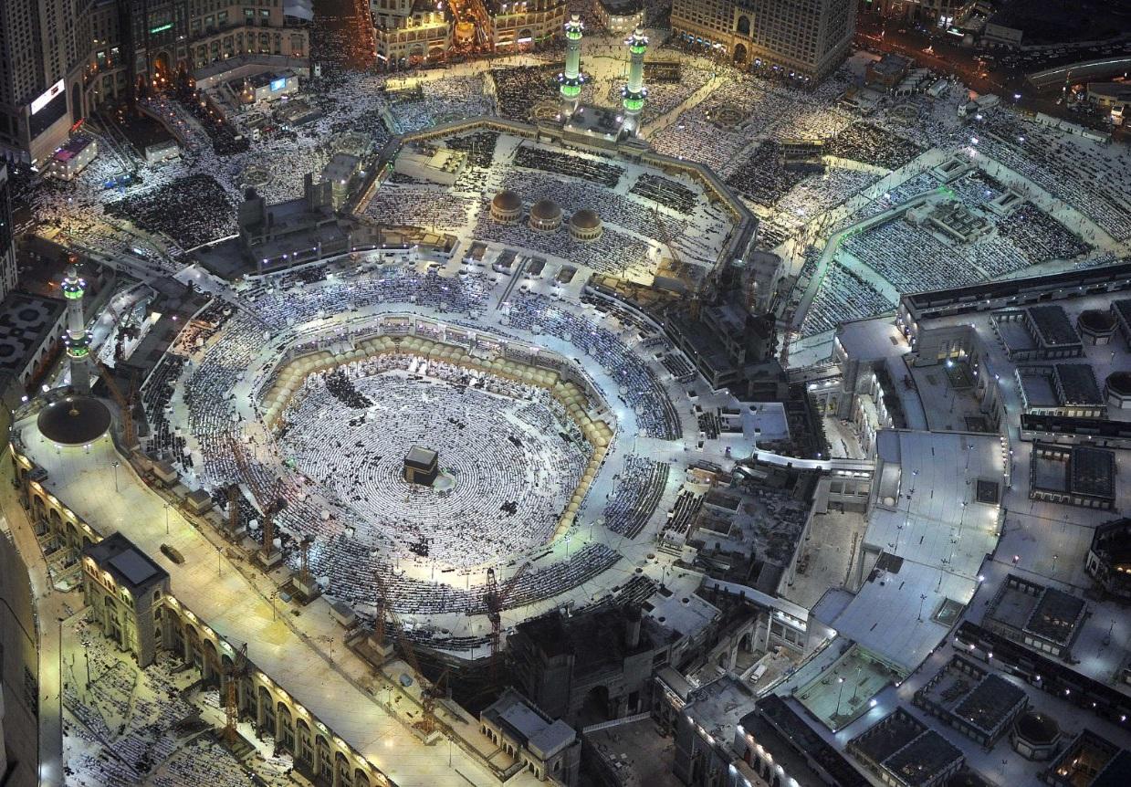 مذهلة صلاة التراويح المسجد الحرام 881239964.jpg